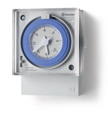 Реле времени механическое недельное; монтаж на панель; 1СO 16A; питание 120...230В АC; резервн.источник питания  123182300007  Finder