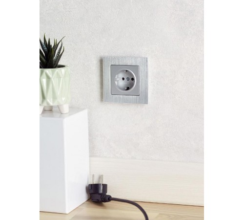 BRITE Рамка 1-ая РУ-1-1-БрА металл алюминий  BR-M12-M-K47  IEK