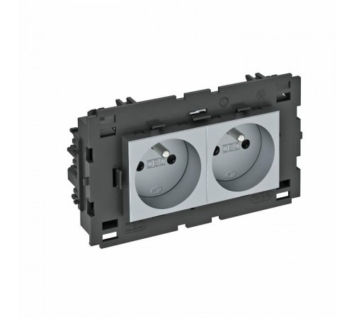 Розетка тройная 0° Modul45connect франц. стандарт, 250 В, 16A (серебристый) (STD-F0C8 AL2)  6120632  OBO Bettermann