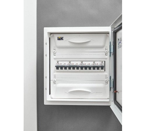 Выключатель автоматический трехполюсный M06N 3P B 50А 6кА ARMAT  AR-M06N-3-B050  IEK