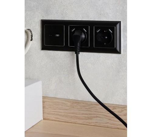 BRITE Розетка с заземлением со шторками 16А с USB A+A 2,1А РЮш10-1-БрЧ черный  BR-R14-16-U21-D21-K02  IEK