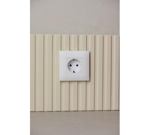 SKANDY Розетка с заземлением без защитных шторок 16А SK-R05W арктический белый  SK-R11-16-K01  IEK