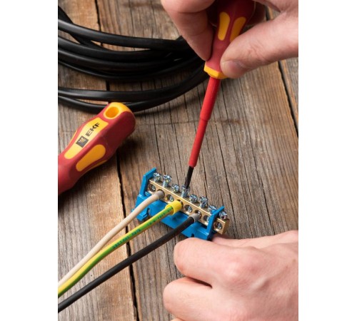 Шина "0" N (6х9мм) 8 отверстий латунь синий изолятор тип "Стойка" на DIN-рейку EKF PROxima  sn0-63-8-sb  EKF