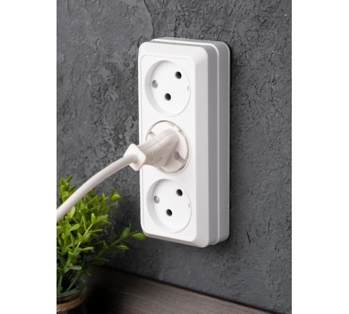 Рим Розетка 3-местная 10А без заземления  белая EKF  ENR10-202-10  EKF