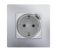 Розетка с заземлением с USB тип C - Legrand Etika - со шторками 16А 250В 1500мА 7,5Вт безвинтовые зажимы - алюминий  672488  Legrand