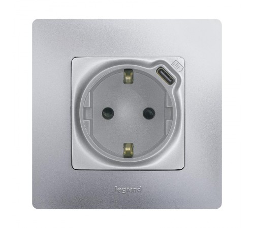 Розетка с заземлением с USB тип C - Legrand Etika - со шторками 16А 250В 1500мА 7,5Вт безвинтовые зажимы - алюминий  672488  Legrand