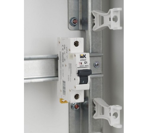 Выключатель автоматический однополюсный M06N 1P C 1А 6кА ARMAT  AR-M06N-1-C001  IEK