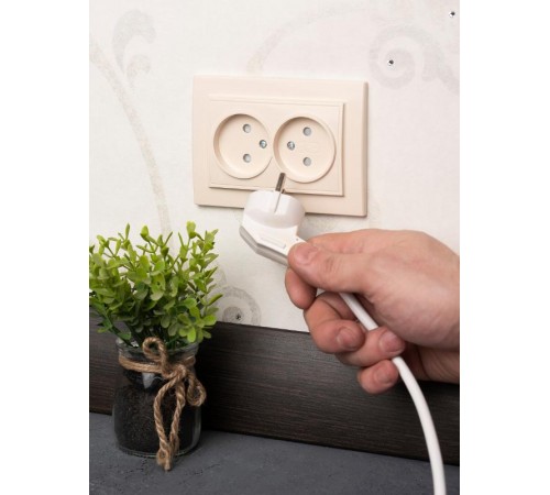 Розетка 2-мест. СП б/з 10А бежевый с защ. штор. Минск EKFERR10-102-200EKF