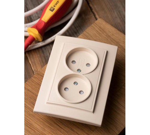 Розетка 2-мест. СП б/з 10А бежевый с защ. штор. Минск EKFERR10-102-200EKF