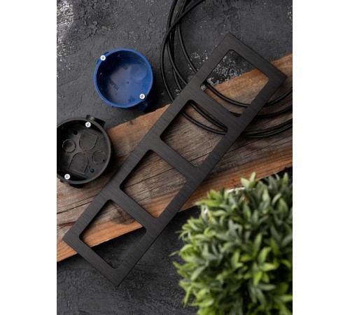 Стокгольм Рамка 4-местная металлическая черная PROxima  EZM-G-305-10  EKF