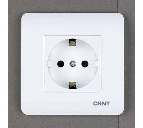 Розетка с заземляющим контактом 16А 250В  715389  CHINT
