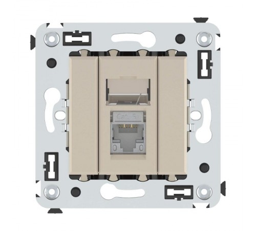 Компьютерная розетка RJ-45 в стену, кат.6 одинарная экранированная, "Avanti","Ванильная дымка"  4405393  DKC