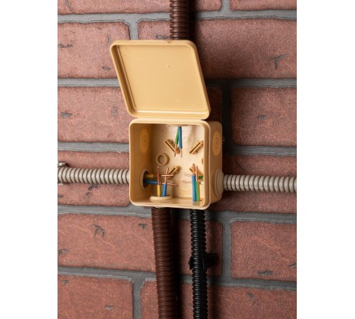 Коробка распределительная КМР-030-031 с крышкой (85х85х50) 7 мембранных вводов светлое дерево IP54 EKF PROxima  plc-kmr-030-031-s  EKF