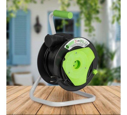 Удлинитель силовой ЭРА GREEN LINE GAZ-2x1-40m Greenline на катушке пластик 1 розетка без заземления 40м ПВС 2x1мм2   Б0065109  ЭРА