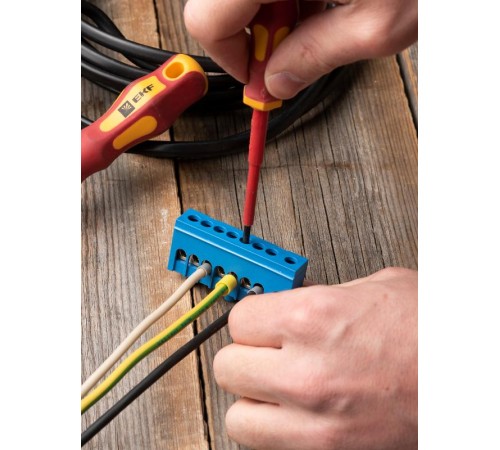 Шина "0" N (6х9мм) 8 отверстий латунь синий изолированный корпус на DIN-рейку EKF PROxima  sn0-63-8-ib  EKF