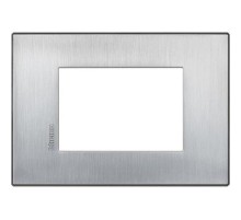 Axolute. Рамка Air, итальянский стандарт 3 мод. Цвет "Матовый хром"  HW4803CRS  Legrand