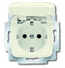 Розетка SCHUKO 16А 250В с крышкой, серия Busch-Duro 2000 SI, цвет слоновая кость  2018-0-1510   2CKA002018A1510  ABB