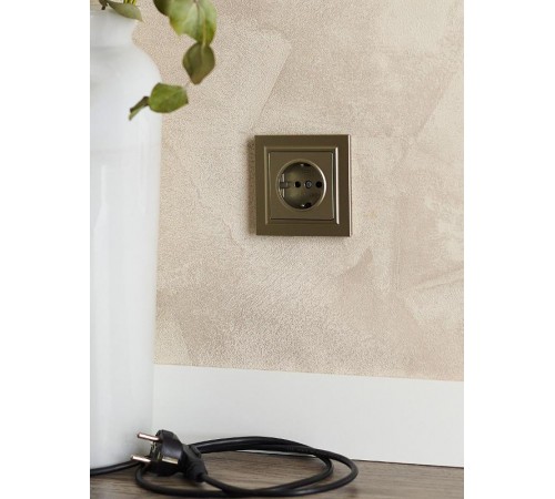 BRITE Розетка с заземлением без шторок 16А РС11-1-0-БрШ шампань   BR-R11-16-K37  IEK