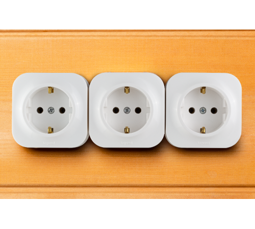 Quteo Белый Розетка с заземлением  782211  Legrand