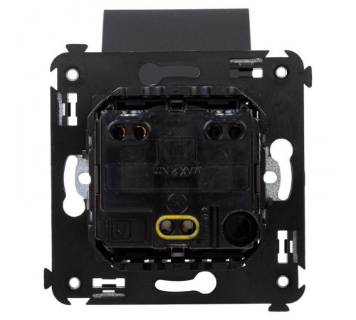 Розетка с крышкой в стену, 2P+E, с з/ш, "Avanti", "Черный матовый"  4412013  DKC