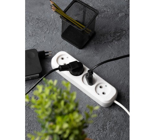 Удлинитель "Эксперт" 4 гнезда  2 метра 10А/2,2кВт без заземления ПВС 2х0,75  EKF PROximaUBA10-275-4-02EKF