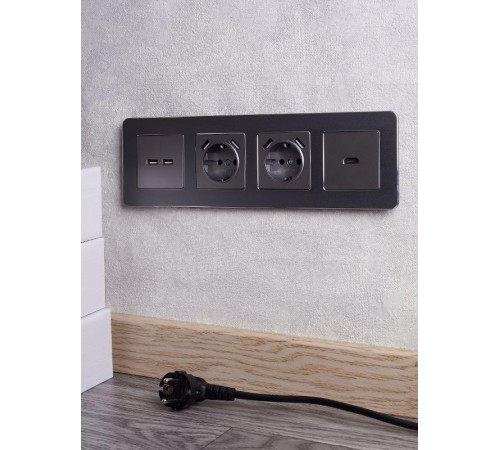 BRITE Розетка с заземлением со шторками 16А с USB A+A 3,1А РЮш10-2-БрС сталь  BR-R14-16-U21-D31-K46  IEK