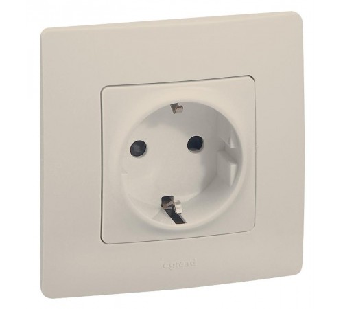 Etika Слоновая кость Розетка с заземлением, винтовые клеммы  672321  Legrand