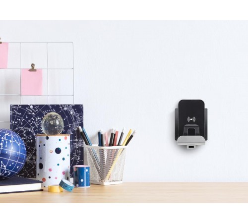 Беспроводное зарядное устройство Qi - Legrand Etika - 1000мА 5Вт с дополнительным разъёмом USB тип A 2400мА 12Вт - белый  672237  Legrand