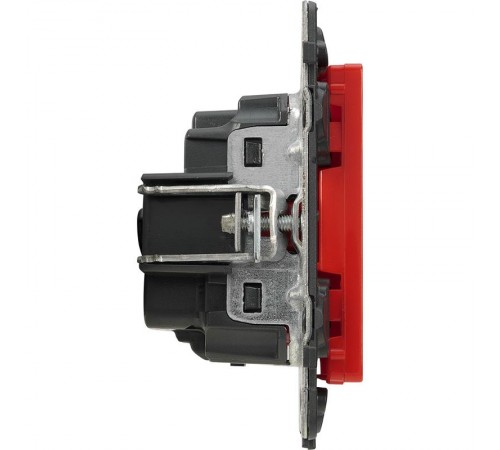 Valena LIFE Розетка сил. Красный 2К+З 16А 250В с з/ш, безвин. заж., с лиц. пан.  753129  Legrand