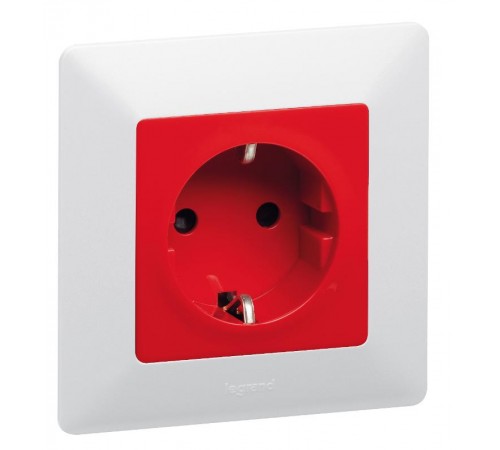 Valena LIFE Розетка сил. Красный 2К+З 16А 250В с з/ш, безвин. заж., с лиц. пан.  753129  Legrand
