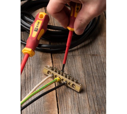 Шина "0" (8х12мм.) 125А 8 отверстий крепеж по краям латунь EKF PROxima  sn0-125-8-k  EKF