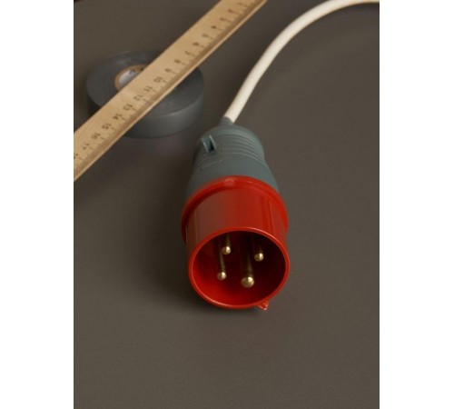 Вилка 014 3Р+РЕ 16А 380В IP44  PSR02-016-4  IEK