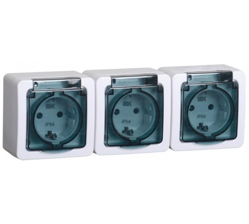 ГЕРМЕС PLUS дымчатый Розетка 3-местная О/У с/з с крышкой РСб23-3-ГПБд IP54  ERMP32-K03-16-54-EC  IEK