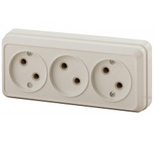 Розетка Intro Quadro 2-205-02 без заземления трехместная 3х2P, 16А-250В, IP20, ОУ, слоновая кость  Б0053813  Intro