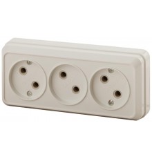 Розетка Intro Quadro 2-205-02 без заземления трехместная 3х2P, 16А-250В, IP20, ОУ, слоновая кость  Б0053813  Intro
