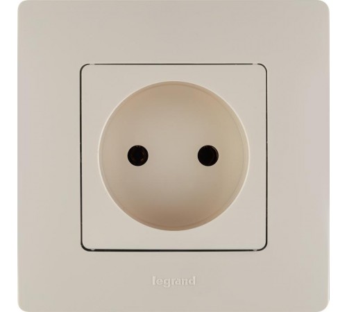 Etika Слоновая кость Розетка без заземления, винтовые клеммы  672320  Legrand