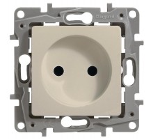 Розетка 2К+З - немецкий стандарт - винтовые зажимы - 16 А - 250 В~ - Etika - слоновая кость  672324  Legrand