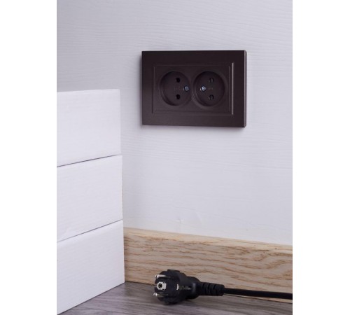 BRITE Розетка 2-ая без заземления со шторками 10А в сборе РСш12-2-БрТБ темная бронза  BR-R23-10-K45-F  IEK