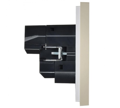 FORTE&PIANO Розетка с заземлением, со шторками в/к 16А USB A+C 18Вт FP447 ваниль  FP-R14-16-U22-018-K10  IEK