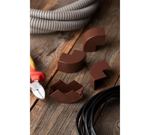 Угол внешний (25х25) (4 шт) Plast EKF PROxima  под темное деревоobd-25-25x4EKF