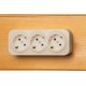 Quteo Слоновая кость Розетка 3-я с заземлением со шторками  782268  Legrand