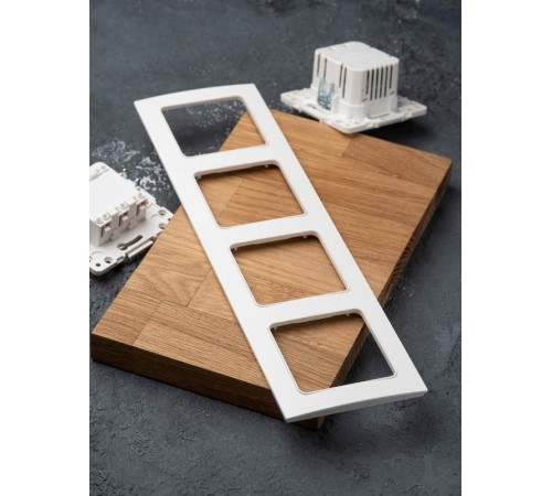 Стокгольм Рамка 4-местная белая PROxima  EZM-G-303-20  EKF