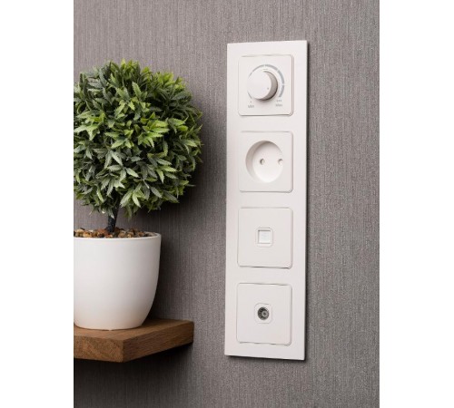 Стокгольм Рамка 4-местная белая PROxima  EZM-G-303-20  EKF