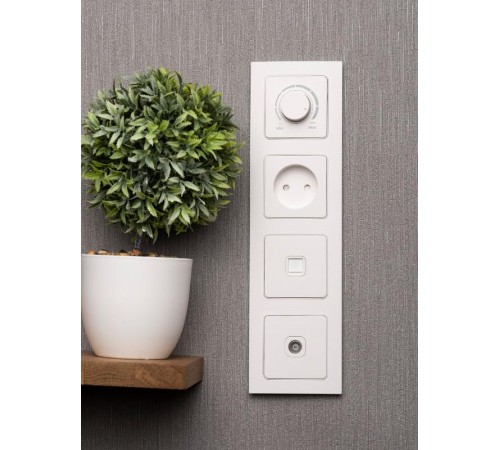 Стокгольм Рамка 4-местная белая PROxima  EZM-G-303-20  EKF