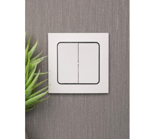 Стокгольм Рамка 1-местная белая с линией цвета черный PROxima  EXM-G-304-10  EKF