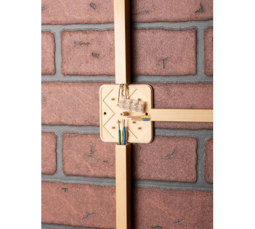 Коробка распределительная КМР-030-030кг (75х75х25) с клеммником светлое дерево EKF PROxima  plc-kmr-030-030kg-s  EKF