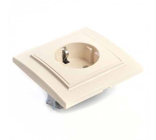 PST16-9010-02 Розетка 1-местная с/з, 250В, 16А, серия Эрна, слоновая кость  39236  STEKKER