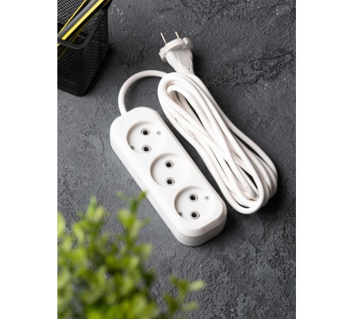 Удлинитель "Эксперт" 3 гнезда  5 метров 10А/2,2кВт без заземления ПВС 2х0,75  EKF PROximaUBA10-275-3-05EKF