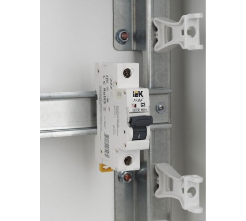 Выключатель автоматический однополюсный M06N 1P C 2А 6кА ARMAT  AR-M06N-1-C002  IEK