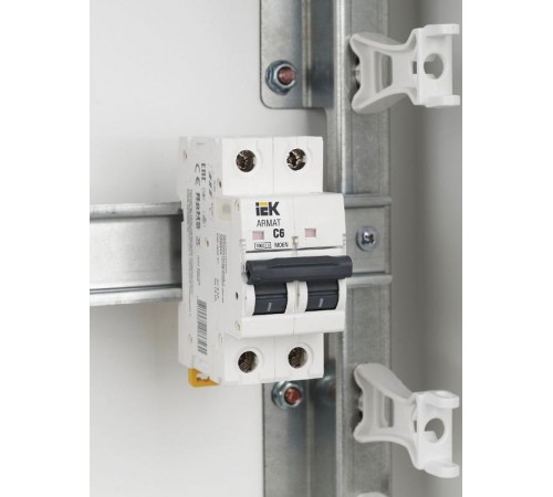 Выключатель автоматический двухполюсный M06N 2P C 6А 6кА ARMAT  AR-M06N-2-C006  IEK